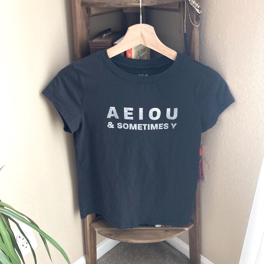 XS Vowel Tee Universal Threads